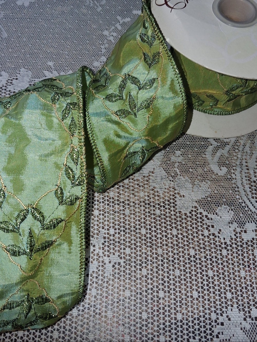 Taffeta Leaf Pattern Ribbon NEW - Picture 2 of 5